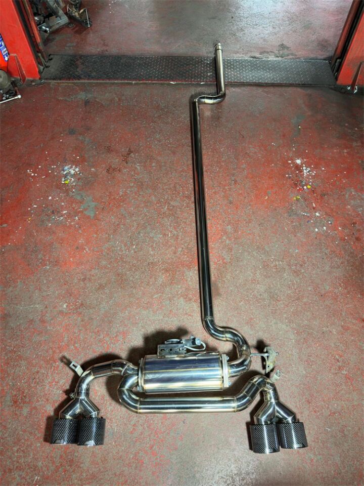 Bmw F30 3.16 / 3.20 Krom Flanşlı Varex Ve Arka Krom Boru Ve M Karbon Egzoz Uçları Takım