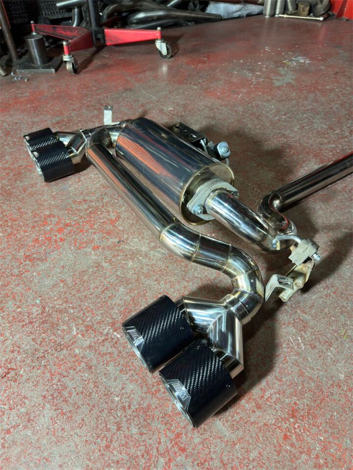 Bmw F30 3.16 / 3.20 Krom Flanşlı Varex Ve Arka Krom Boru Ve M Karbon Egzoz Uçları Takım