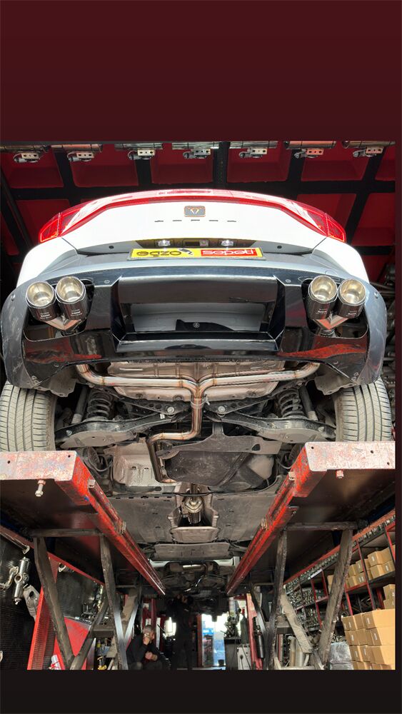 Cupra Formentor 1.5 Benzinli Krom Flanşlı Varex 60 mm Krom Borular Ve İthal Karbon Akrapoviç Egzoz Uçları