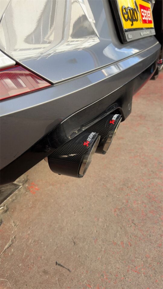 Cupra Formentor 1.5 Benzinli Krom Flanşlı Varex 60 mm Krom Borular Ve İthal Karbon Akrapoviç Egzoz Uçları