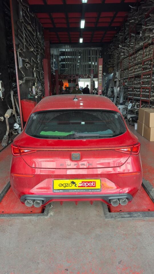 Seat Leon Mk4 Sag Ve Sol Egzoz Özel Üretim Susturucu, Boruları ve 90 mm Akrapoviç Egzoz Ucu Takım