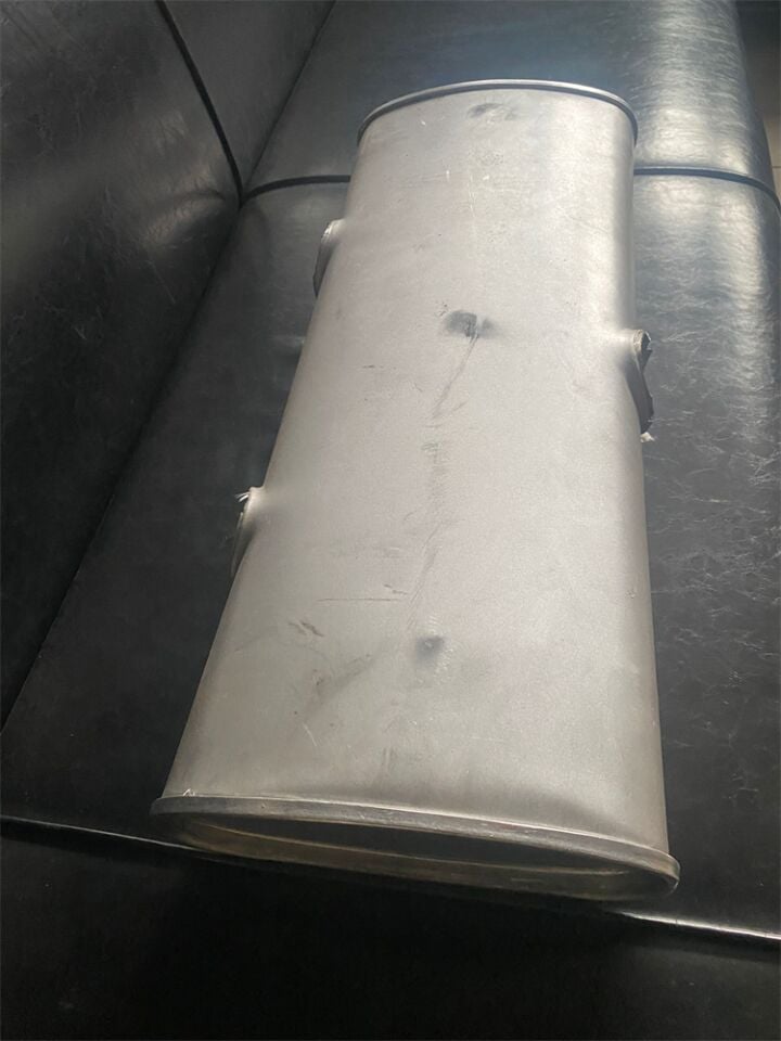 VW Golf 6 İçin Ortadan Egzoz Çıkılarını Aktif Etmek İsteyenler İçin Özel Üretim Sessiz Susturucu, Uçlar Dahil Degildir.