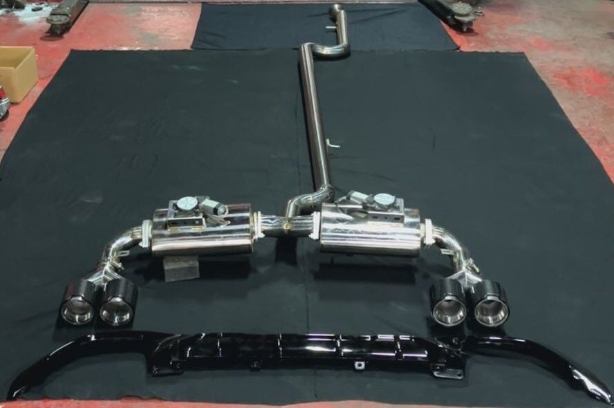 Bmw G20 Arka Sag Ve Sol Krom Flanşlı Aktif Çift Yassı Varex Krom Borular Difüzör Ve M Karbon Egzoz Uçları