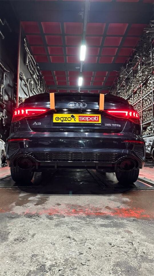 A3 2021+ Sedan İçin Uyumlu M4 Spoiler - Pıano Black (Parlak Siyah)