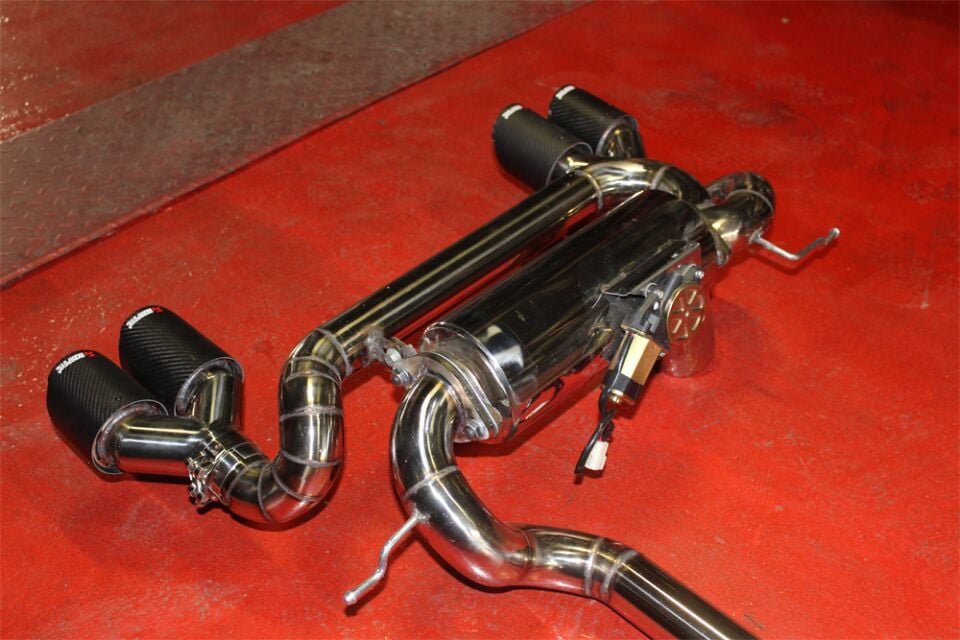 Bmw F30 3.16 / 3.20 Krom Flanşlı Varex Ve Arka Krom Boru Ve Akrapoviç Egzoz Uçları Takım