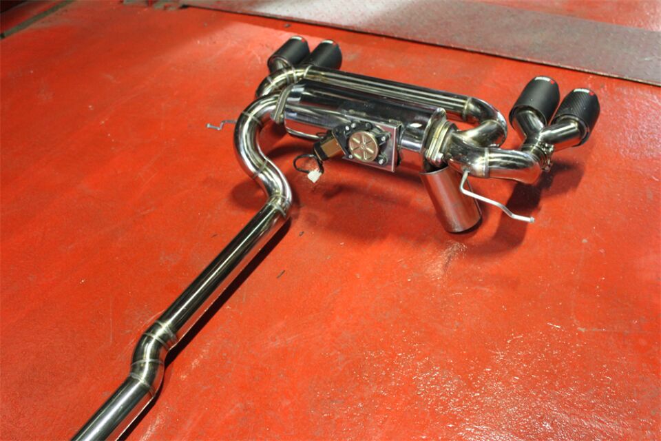 Bmw F30 3.16 / 3.20 Krom Flanşlı Varex Ve Arka Krom Boru Ve Akrapoviç Egzoz Uçları Takım