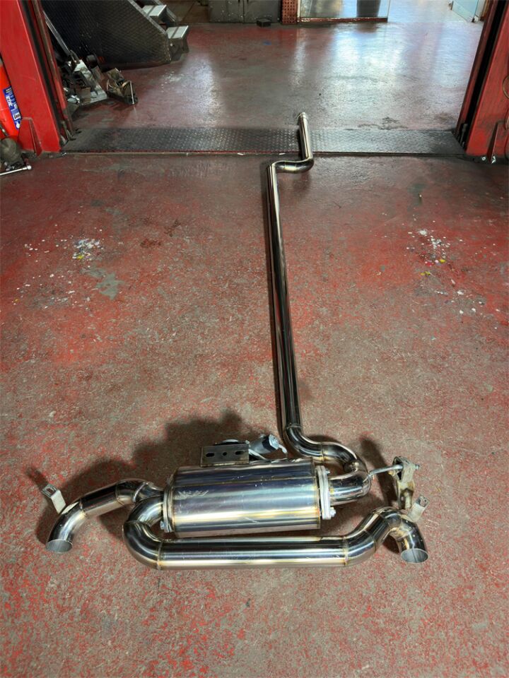 Bmw F21 1.16 / 1.18 / 1.20 Krom Borular Ve 1 Adet Krom Flanşlı Varex