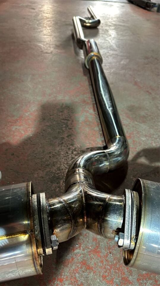 Audi TT 2.0 TFSI Arka Sag Ve Sol Krom Flanşlı Aktif Çift Yassı Varex 76 MM, 76 MM Rezanatör ve 76 MM Krom Borular