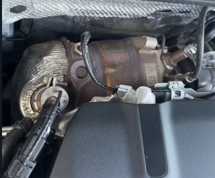 VW Golf 8 2.0 Dizel Downpipe Adblue Girişli Ve Egr Kapaklı
