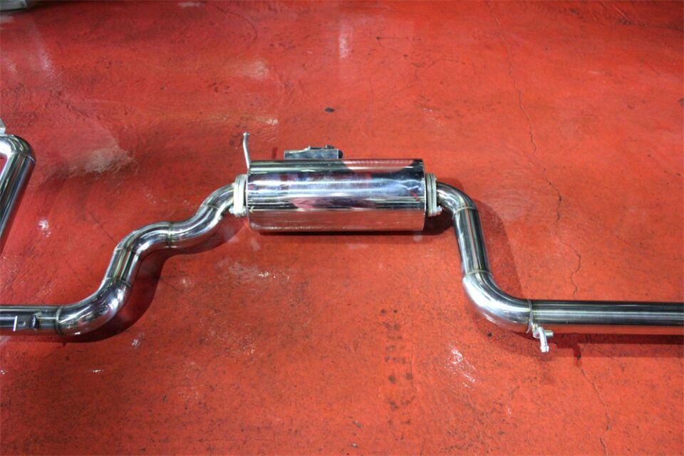Audi A3 1.4 / 1.5 Benzinli Krom Flanşlı Varex 60 mm Krom Borularla Krom Kit Ve Akrapoviç Uçlar