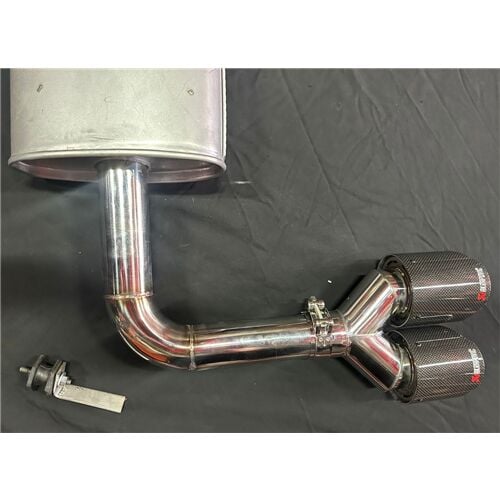 VW Golf 8 İçin R Modeli Sag Ve Sol Egzoz Özel Üretim Susturucu + Sag Ve Sol Baglantı Ekipmanları Takım Halinde + Akrapoviç Egzoz Seti