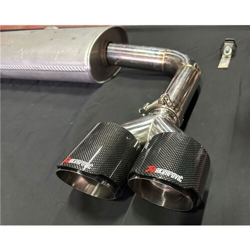 VW Golf 7 Ve 7,5 İçin R Modeli Sag Ve Sol Egzoz Özel Üretim Susturucu + Sag Ve Sol Baglantı Ekipmanları Takım Halinde + Akrapoviç Egzoz Seti