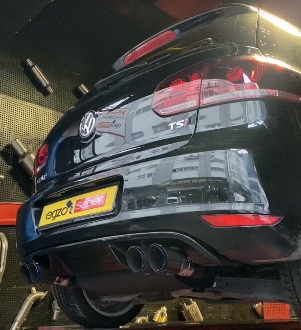 VW Golf 6 Sag Ve Sol Egzoz Çıkılarını Aktif Etmek İçin Özel Üretim Boru, Flans Sistemi Ve Bağlantı Ekipmanları