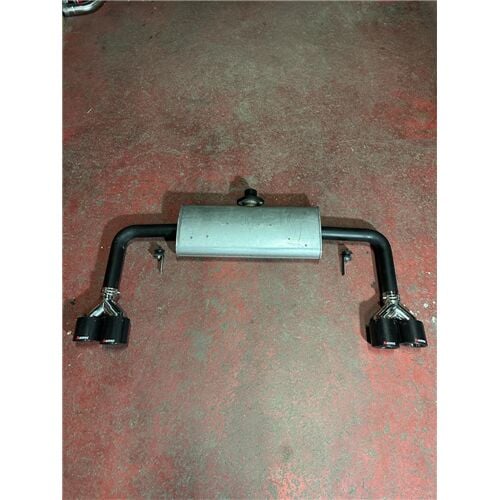 VW Golf 7 Ve 7,5 İçin R Modeli Sag Ve Sol Egzoz Özel Üretim Susturucu + Sag Ve Sol Baglantı Ekipmanları Takım Halinde + Akrapoviç Egzoz Seti