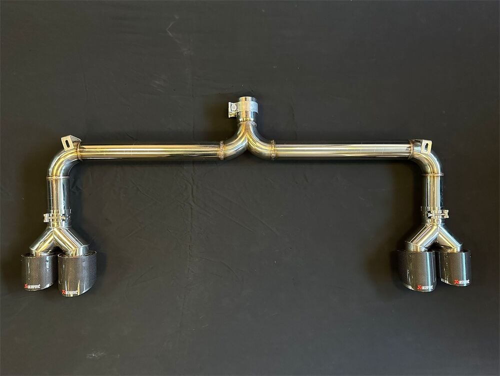 Audi A3 Çift Çıkışlı Krom Arka Boru Ve İthal Karbon Akrapoviç Egzoz Uçları