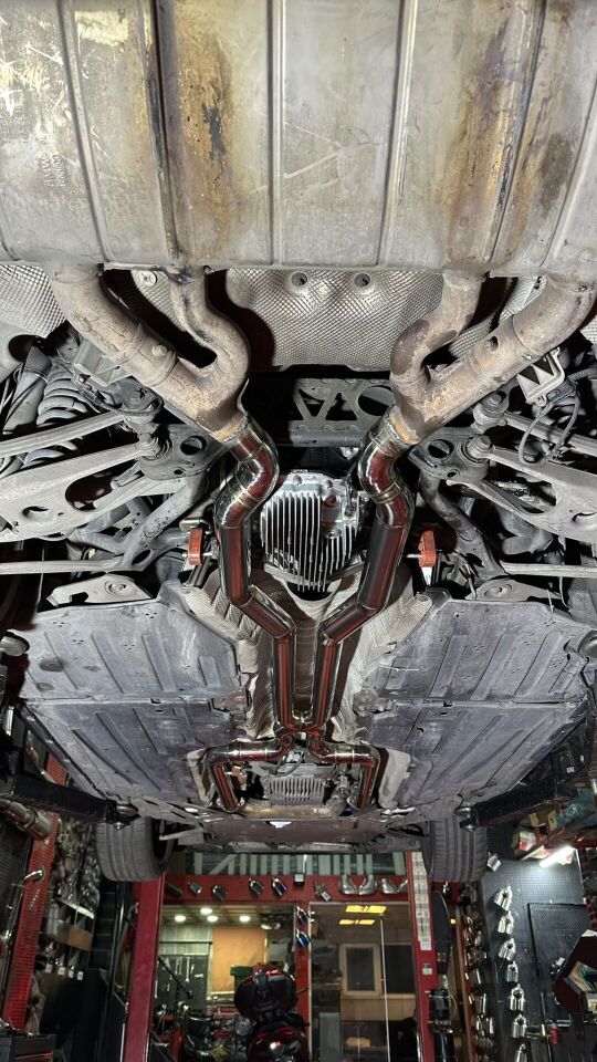 BMW G82 M4 3.0 70 MM XPİPE VE ARA BORU KOMPLE