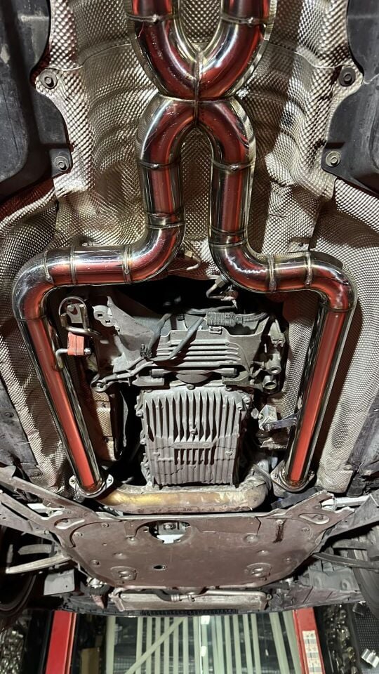 BMW G83 M4 3.0 70 MM XPİPE VE ARA BORU KOMPLE