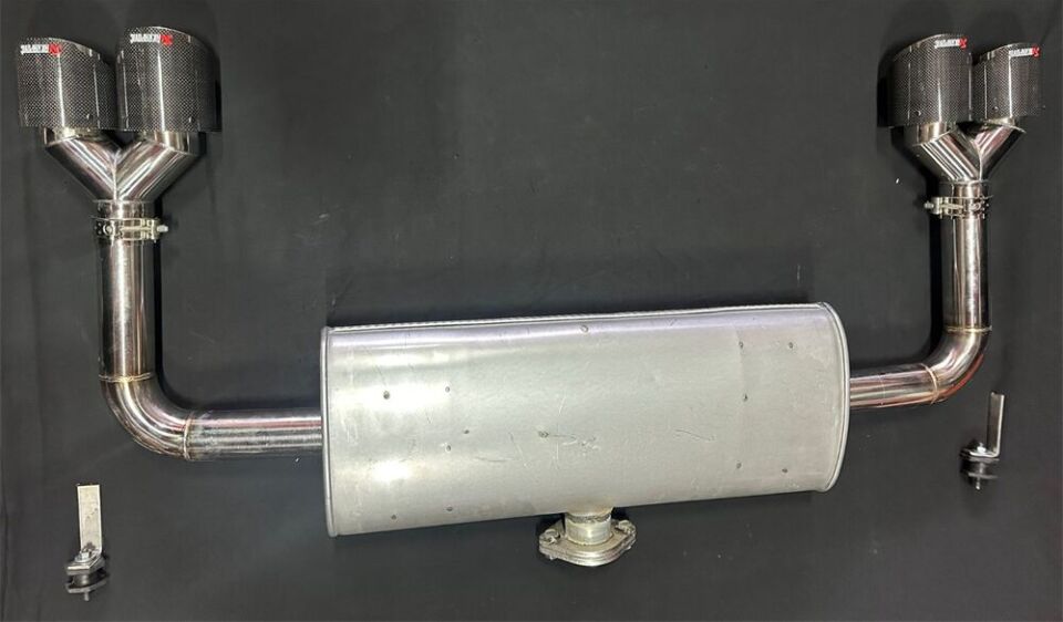 Cupra Terramar Sag Ve Sol Egzoz Özel Üretim Susturucu Akrapoviç Sag Ve Sol Takım + Sag Ve Sol Baglantı Ekipmanları Takım Halinde