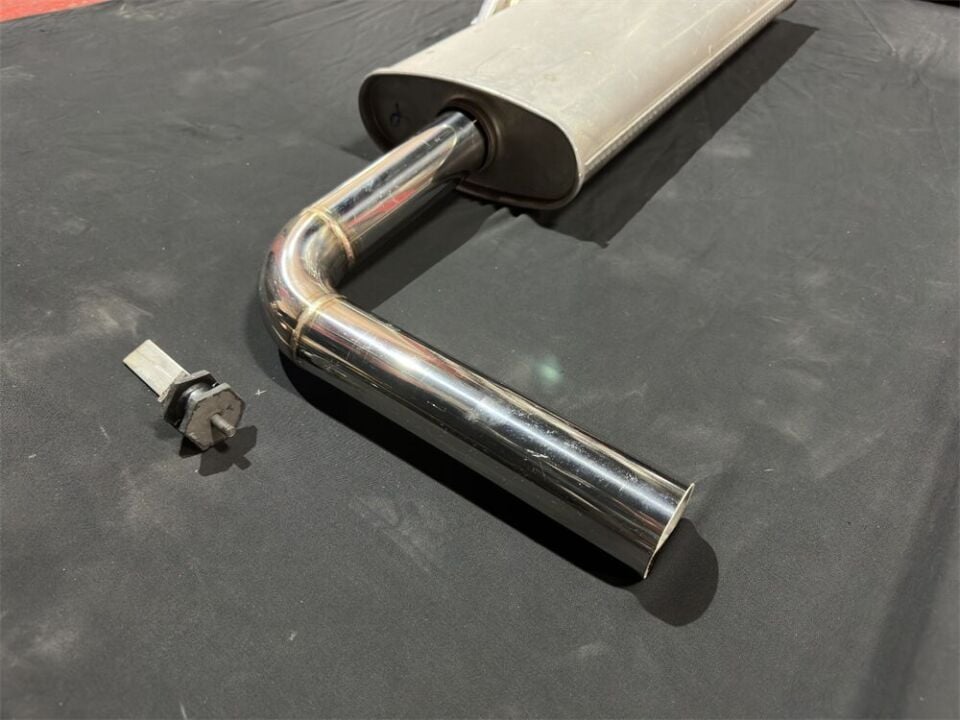 Cupra Terramar Sag Ve Sol Egzoz Özel Üretim Susturucu + Sag Ve Sol Baglantı Ekipmanları Takım Halinde