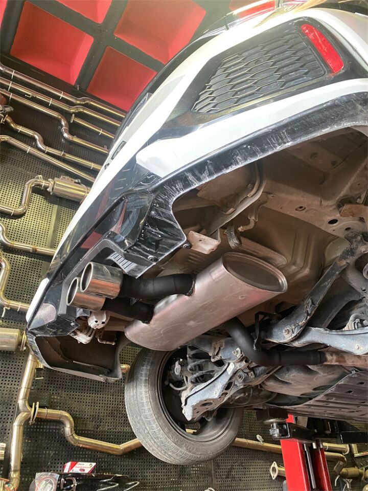 Honda Civic Ortadan Egzoz Çıkılarını Aktif Etmek İsteyenler İçin Özel Üretim Sessiz Susturucu