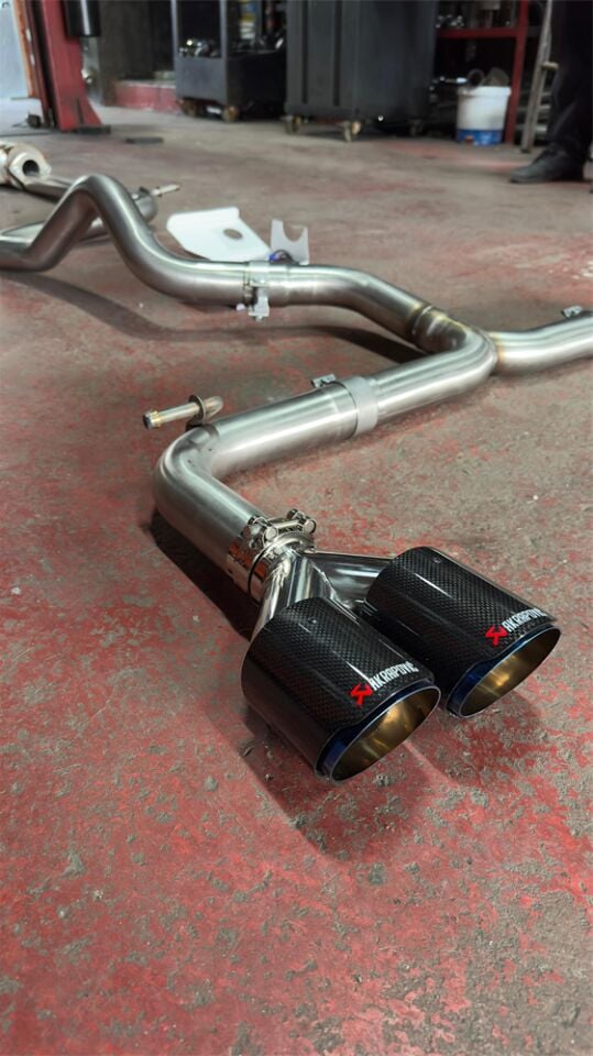 Cupra Leon Sag Ve Sol Egzoz Özel Üretim 1.5 Benzinli Araçlar İçin Mat Krom Kit Ve Akrapoviç Egzoz Ucu