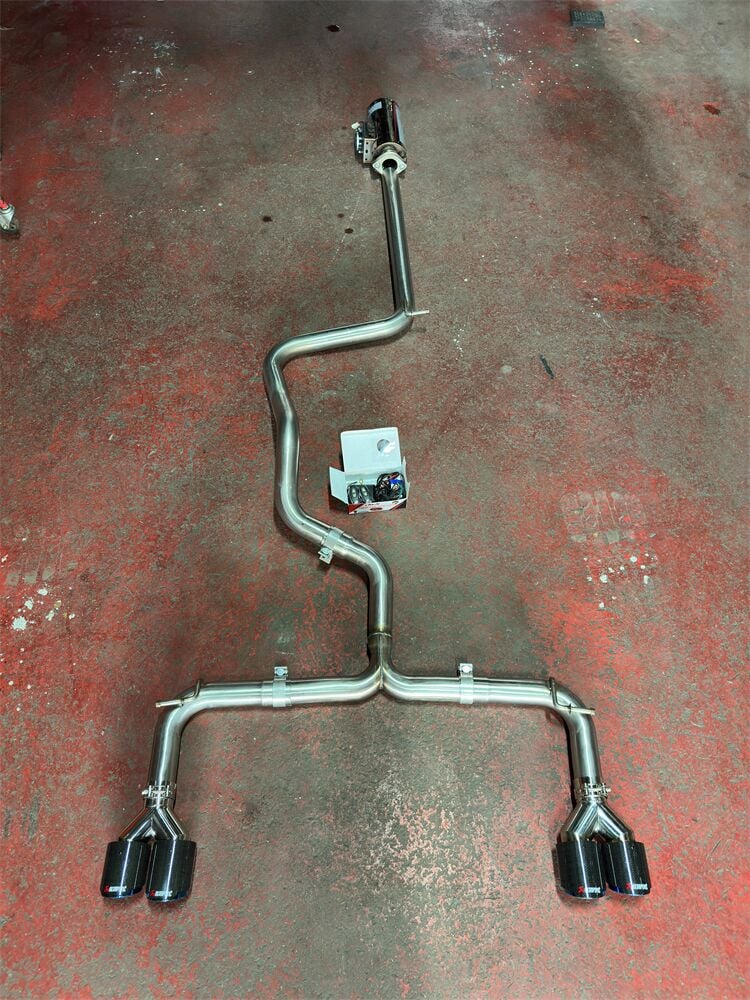 Cupra Leon Sag Ve Sol Egzoz Özel Üretim 1.5 Benzinli Araçlar İçin Mat Krom Kit Ve Akrapoviç Egzoz Ucu