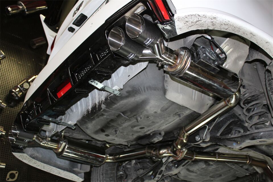 Honda Civic Fc5 / Fk7 Benzinli Krom Flanşlı Çift Varex 60 mm Krom Borular Ve İthal Karbon Akrapoviç Egzoz Uçları