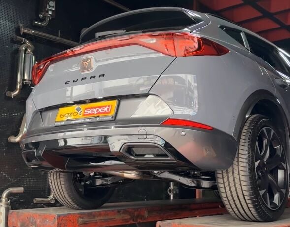 Cupra Formentor 1.5 Benzinli Krom Flanşlı Varex 60 mm Krom Borularla Krom Kit - Gizli Sistem