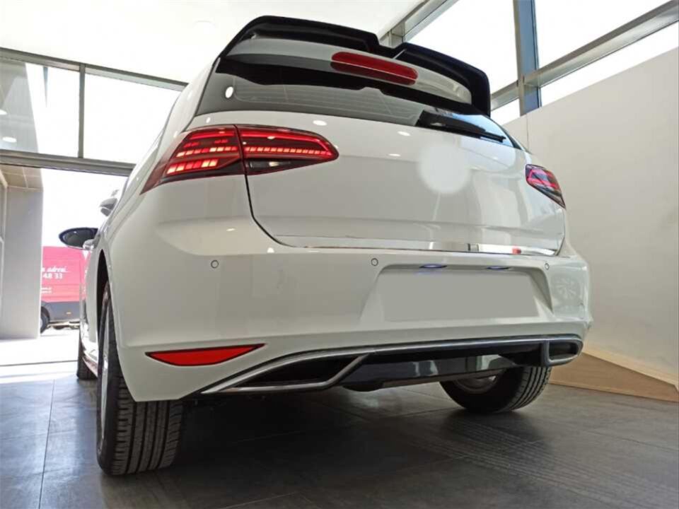 VW Golf 7 2013-2017 İçin Uyumlu Difüzör Parlak Siyah İthal