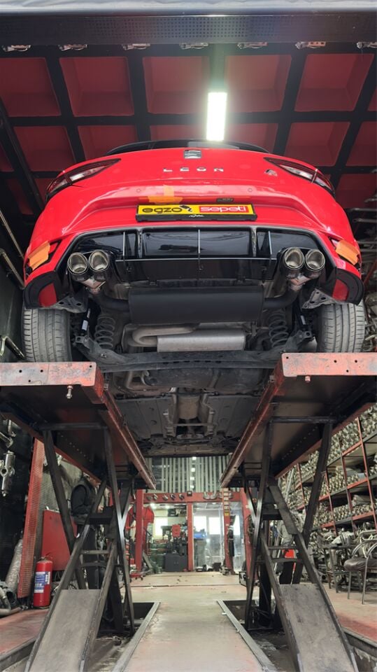 Seat Leon Aero Tampon Üzerine Takmak İçin Flaplar Ve Yan Sag Ve Sol Ekler