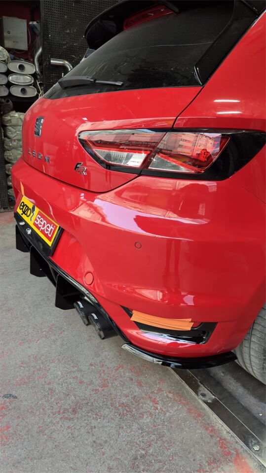 Seat Leon Aero Tampon Üzerine Takmak İçin Flaplar Ve Yan Sag Ve Sol Ekler