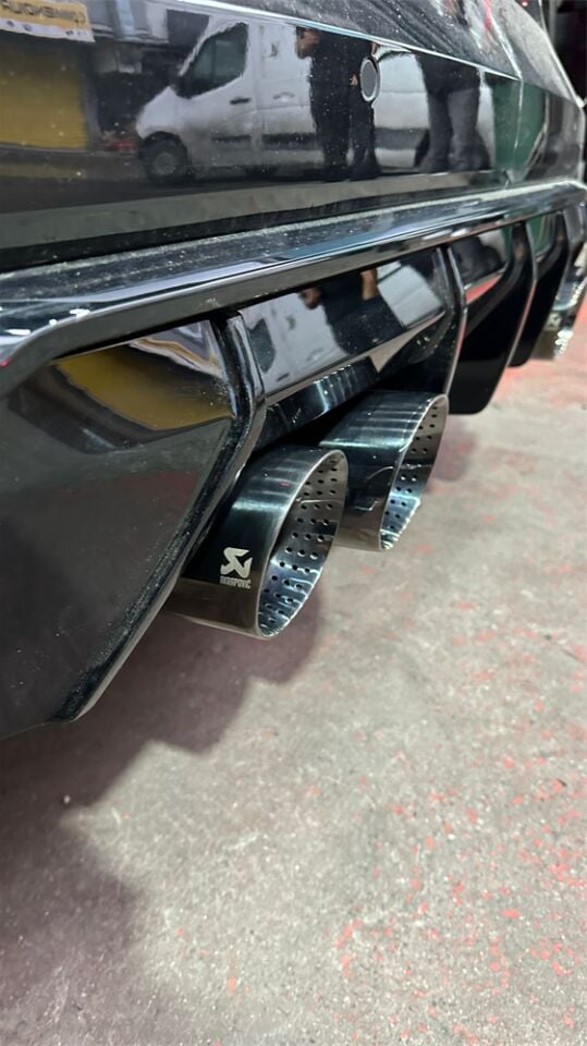 Akrapoviç İthal Krom Egzoz Ucu 100 MM Takım Sag Ve Sol Gerçek Karbon Malzeme İthal Ürün