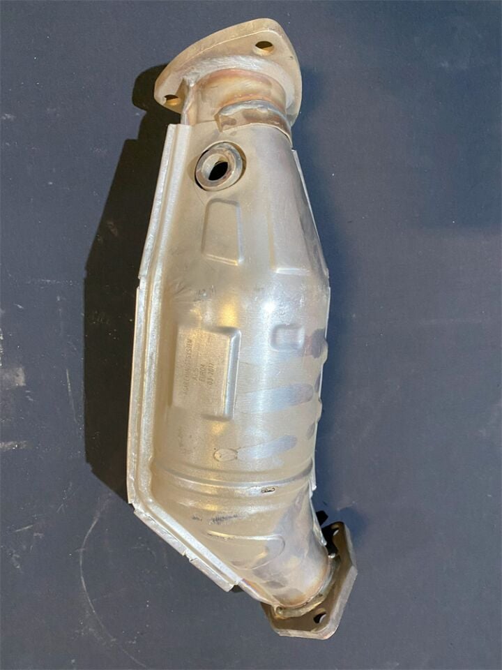 VW Passat B5 1.6 / 1.8 Orjinal Çıkma Katalizör