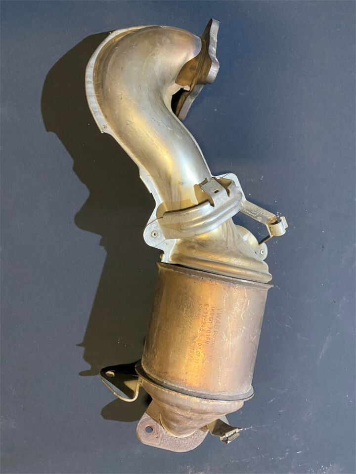 VW Scirocco 122 Orjinal Çıkma Katalizör