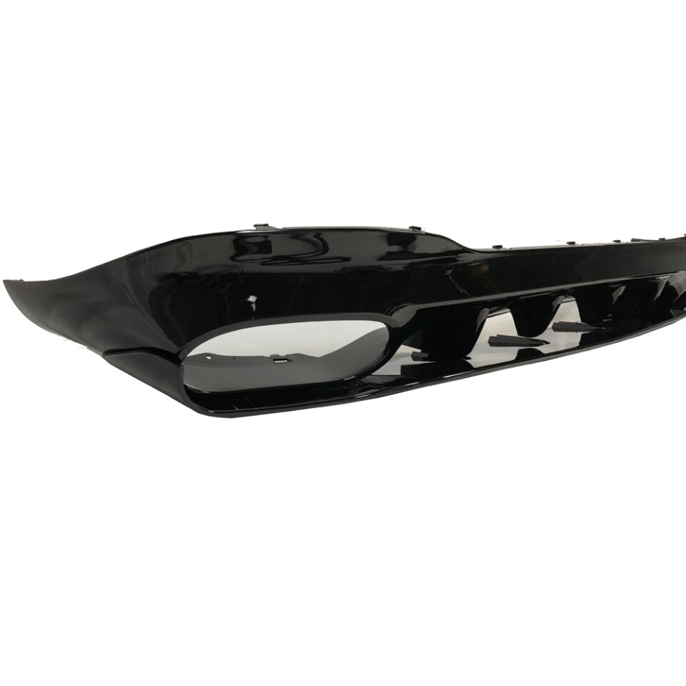 W118  CLA45  DİFÜZÖR VE SİYAH EGSOZ UCU