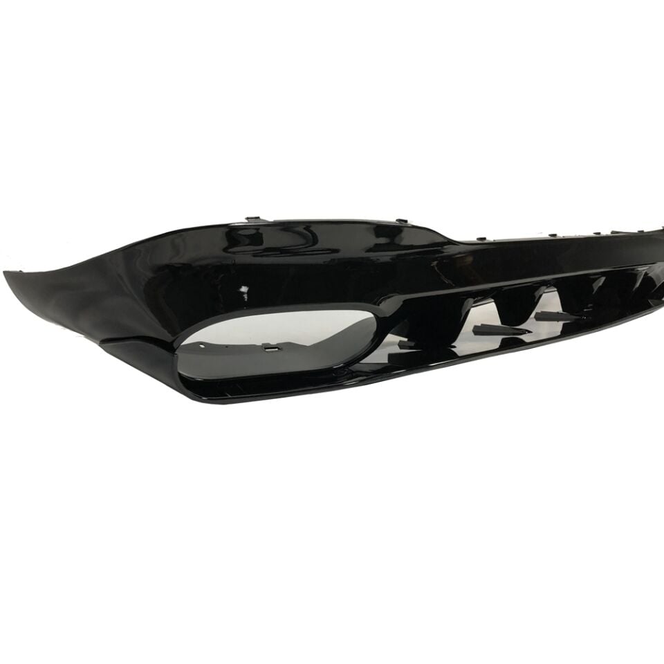 W118  CLA45  DİFÜZÖR VE SİYAH EGSOZ UCU